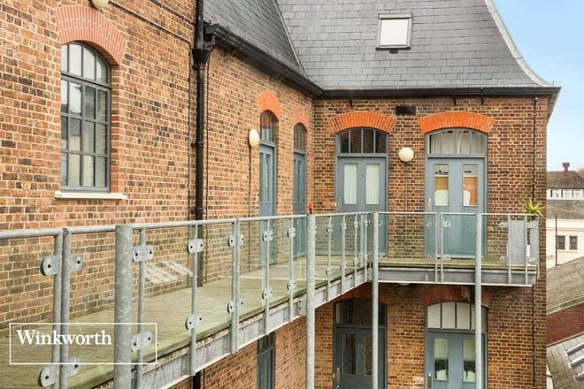 Palmeira Yard, Hove, BN3