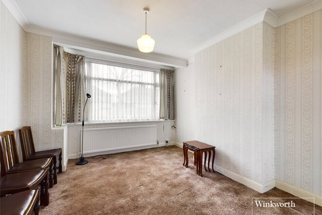 Gainsborough Gardens, Edgware, HA8
