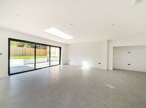 Highview Avenue, Edgware, HA8