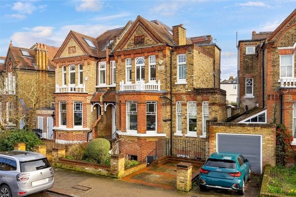 Lower Common South, London, SW15