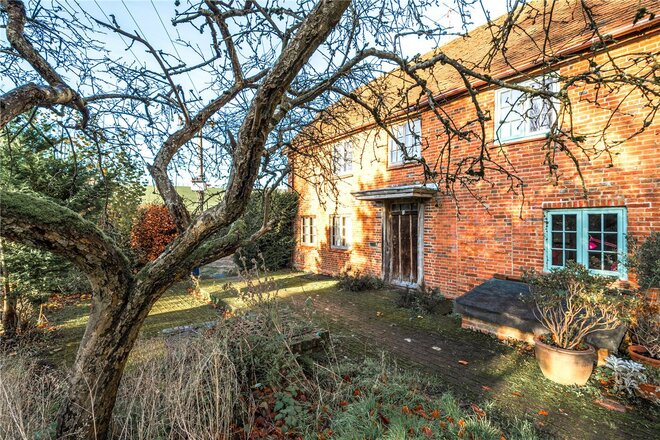 Crondall Lane, Farnham, GU10