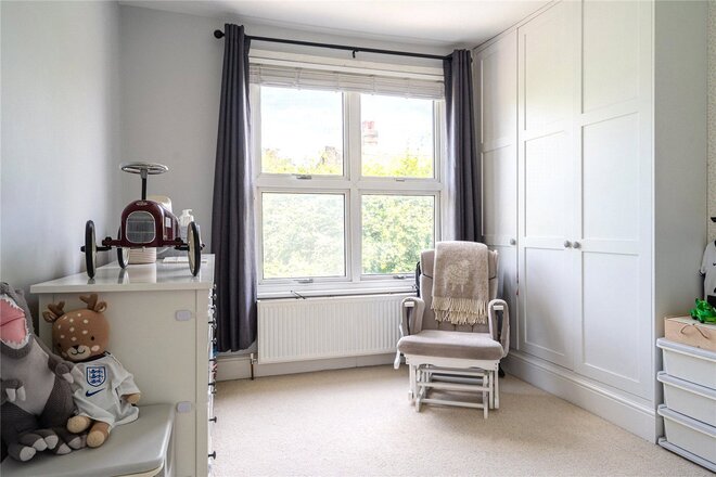 Sternhold Avenue, London, SW2