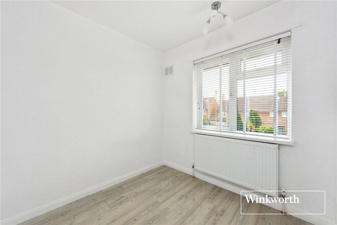 Kingsgate Avenue, London, N3