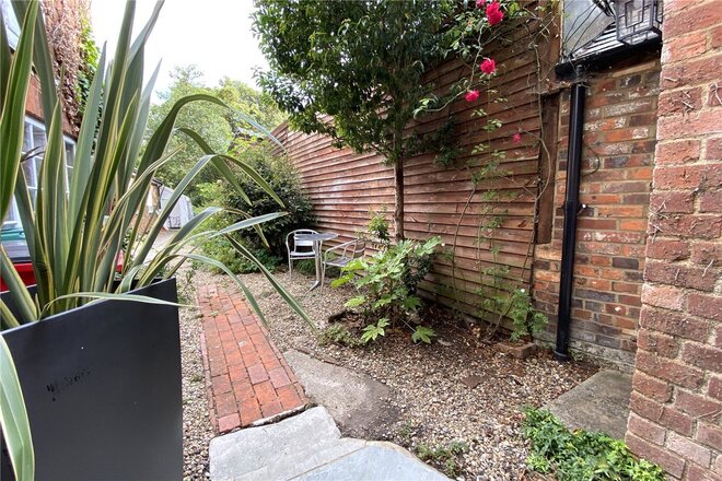 London End, Beaconsfield, HP9