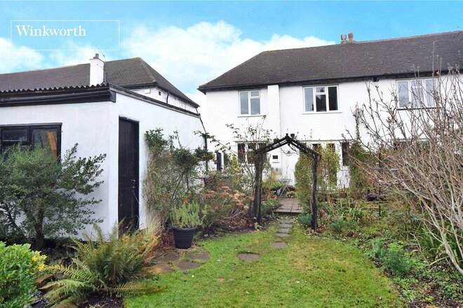 Edenfield Gardens, Worcester Park, KT4