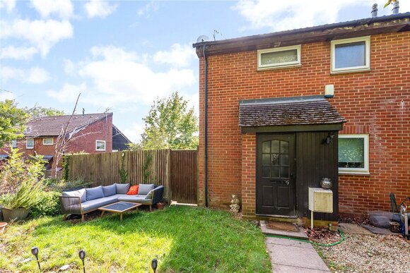 Lowden Close, Hampshire, SO22