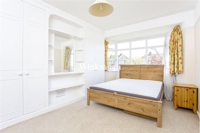 The Vale, London, NW11