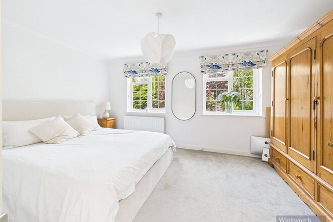 Eaton Drive, Kingston upon Thames, KT2