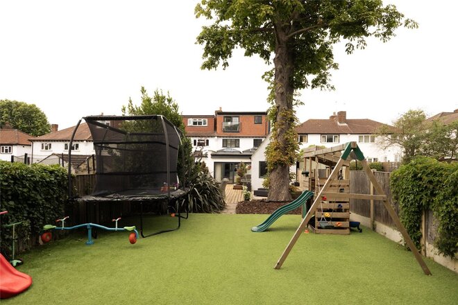 Kidbrooke Park Road, Blackheath, SE3
