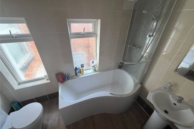 Lutterworth Road, Northamptonshire, NN1