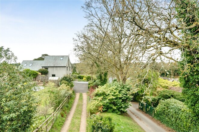 Bat & Ball Lane, Surrey, GU10