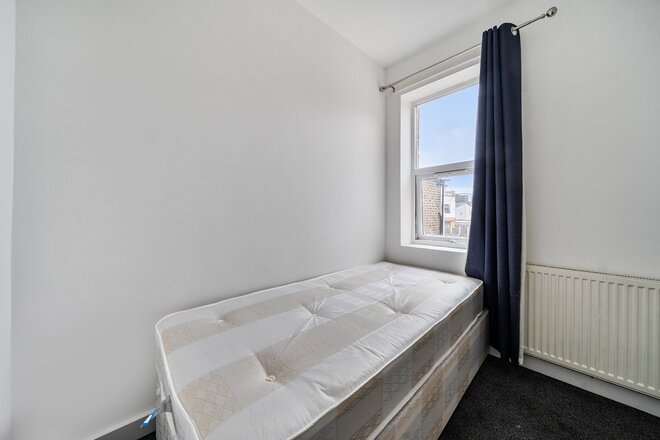 Whitehorse Lane, London, SE25