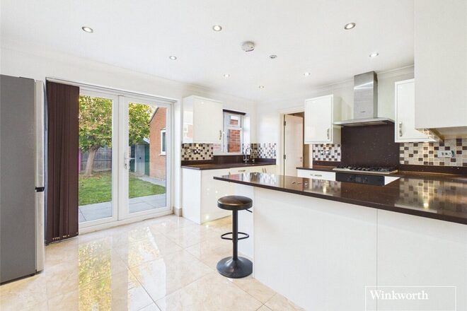 Burniston Close, Reading, RG6