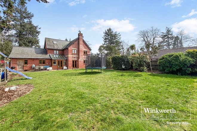 Highfield Road, Ferndown, BH22