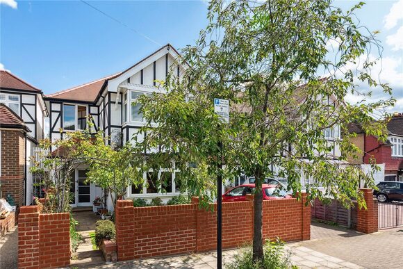 Woodfield Avenue, London, SW16