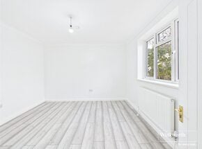 Sturgess Avenue, London, NW4