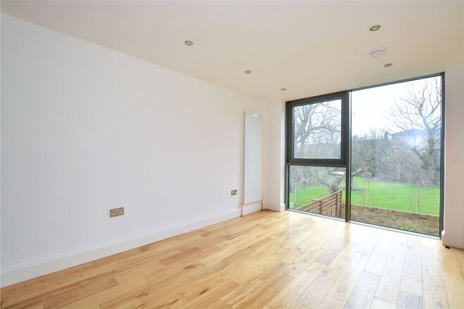 Rushgrove Mews, Woolwich, SE18