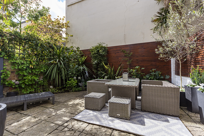 Randolph Avenue, London, W9