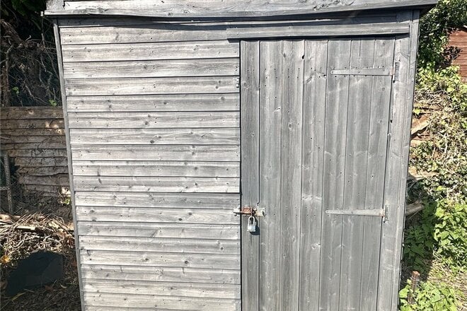Moore Close, Farnham, GU10