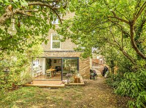 Versailles Road, London, SE20