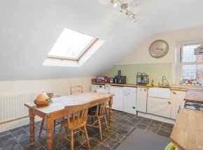 Border Crescent, London, SE26