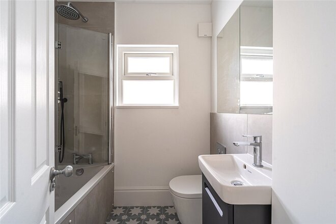 Hydethorpe Road, London, SW12