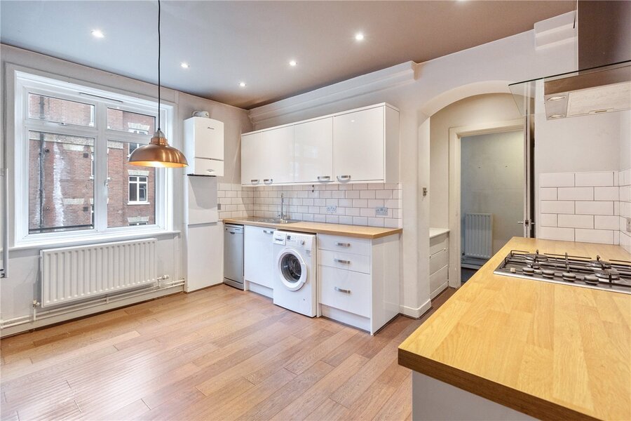 Eat-In Kitchen