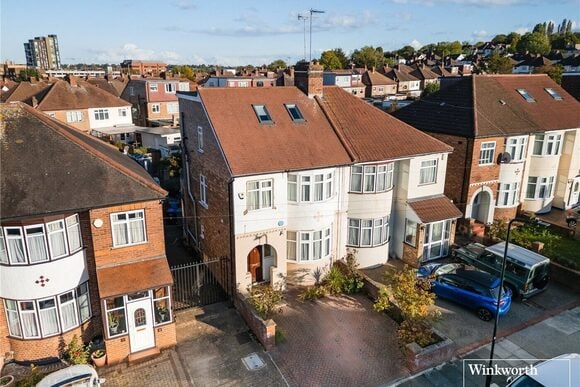Grove Crescent, London, NW9