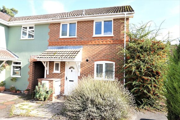 Corbett Drive, Lightwater, GU18
