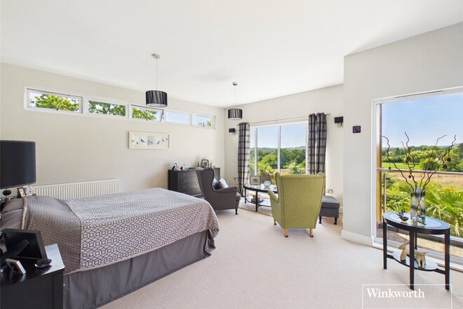 Newbury Road, Thatcham, RG19
