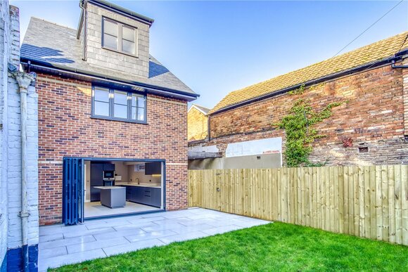 Chalice Close, Poole, BH14