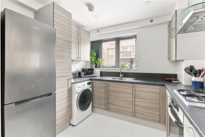 Leverton Close, London, N22