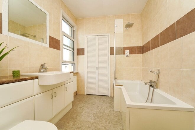St. Lukes Road, Gloucestershire, GL53