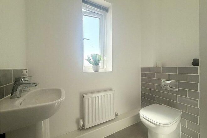 Yeo Crescent, Devon, EX17