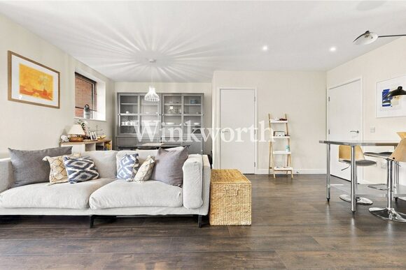 Dovetail Place, London, N15