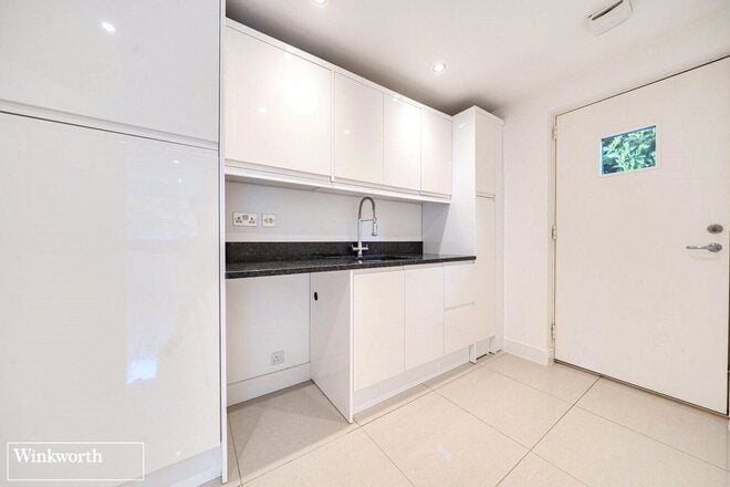 Woods Lane, Basingstoke, RG25
