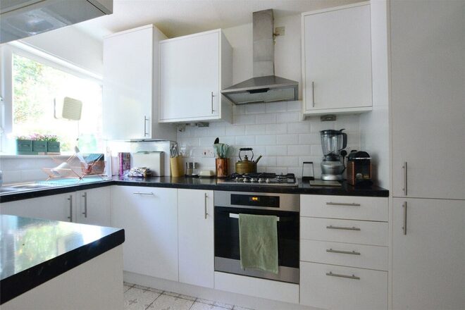 Moon Court, Lee, SE12