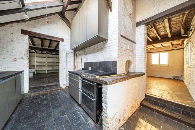 Crondall Lane, Farnham, GU10