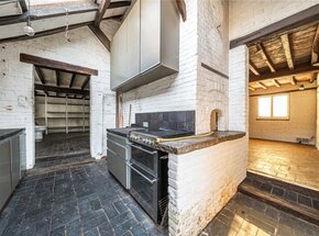 Crondall Lane, Farnham, GU10
