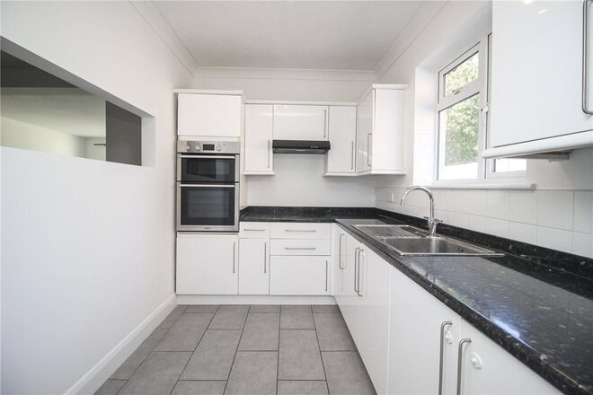 Warwick Road, Essex, SS6
