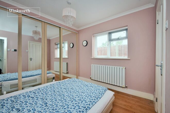 Oaks Avenue, Worcester Park, KT4