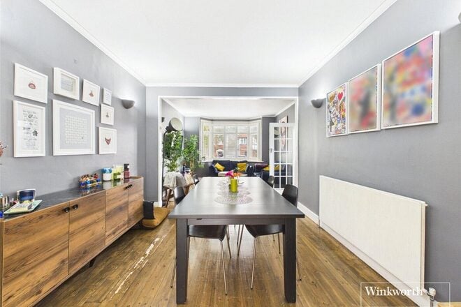 Farm Road, Edgware, HA8