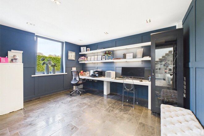 Ashford Hill Road, Thatcham, RG19