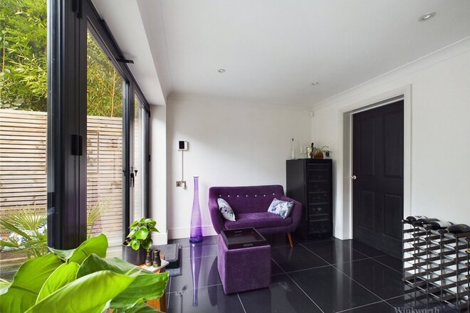 Cranes Drive, Surbiton, KT5
