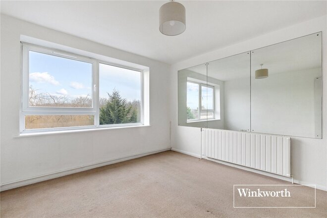 Holden Road, Woodside Park, N12