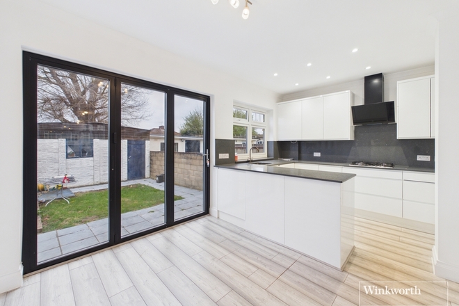 Reynolds Drive, Middelsex, HA8