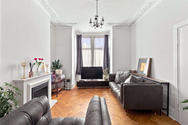 Lothair Road North, London, N4
