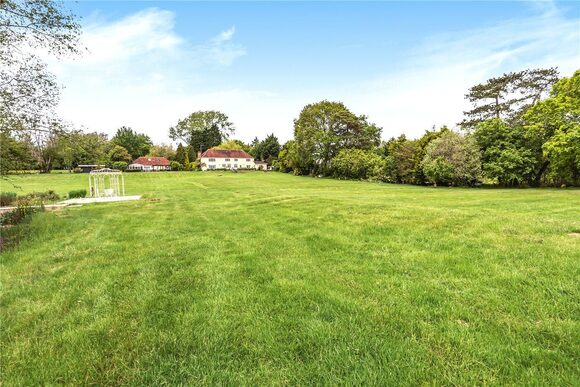 Farnham Road, Farnham, GU10