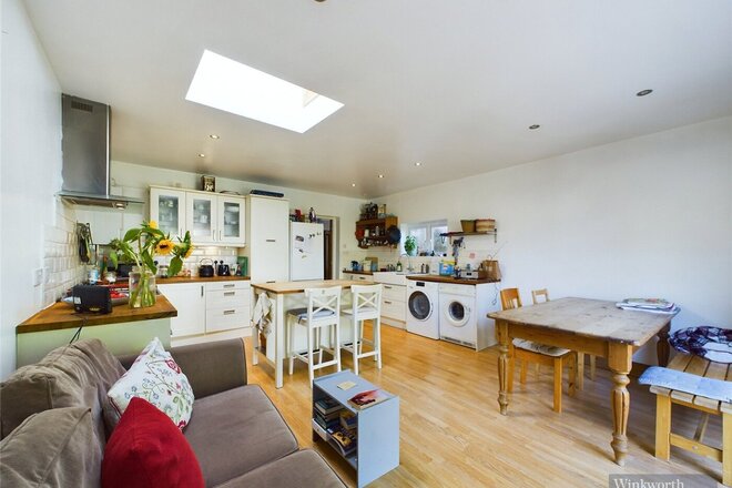 Tolworth Road, Surbiton, KT6