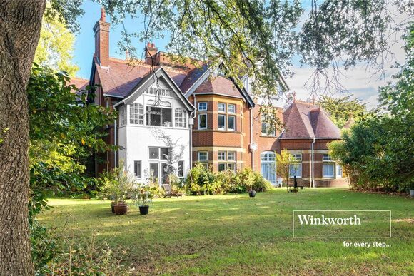 Michelgrove Road, Dorset, BH5